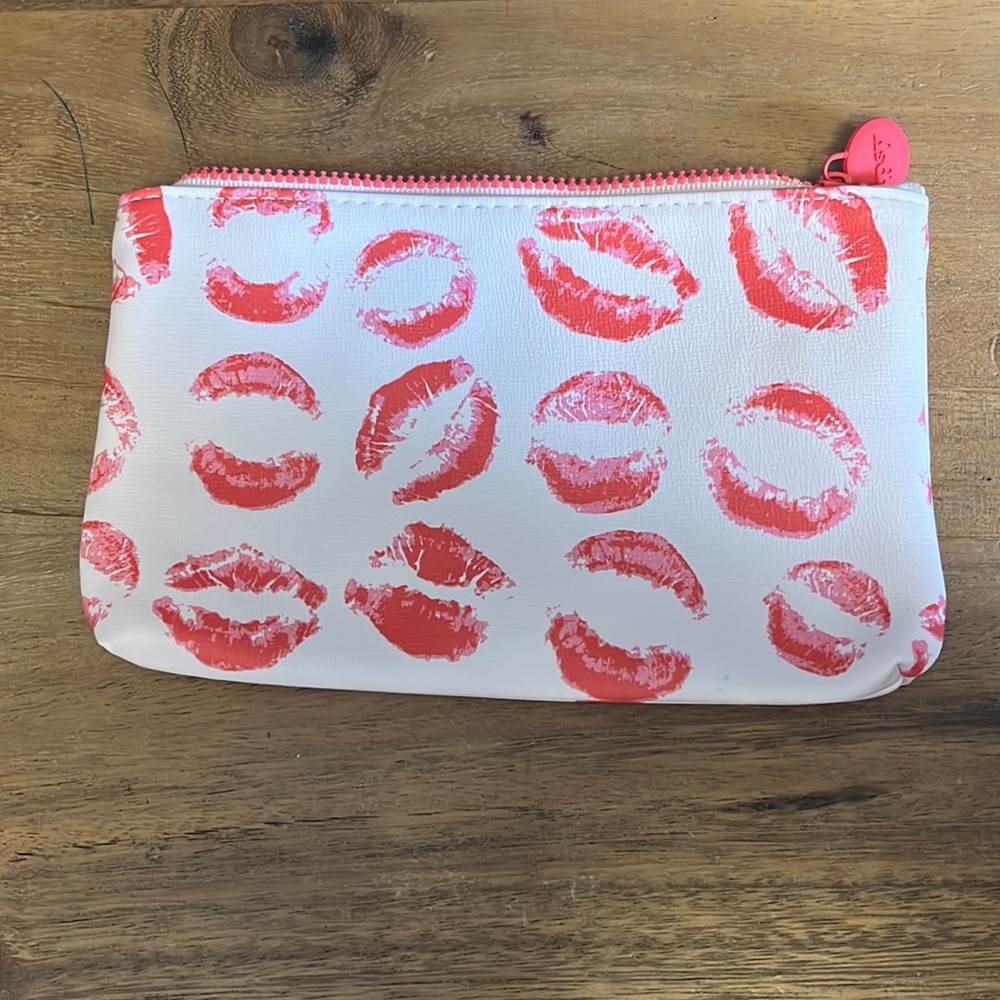 Light pink with Red Lips Cosmetic Bag